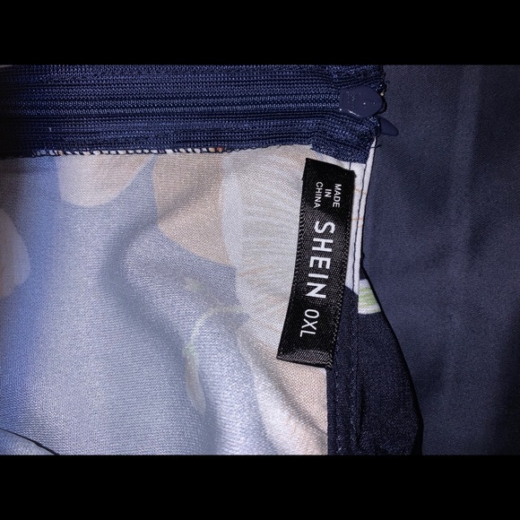 Cold shoulder asymmetrical dress - Picture 5 of 5